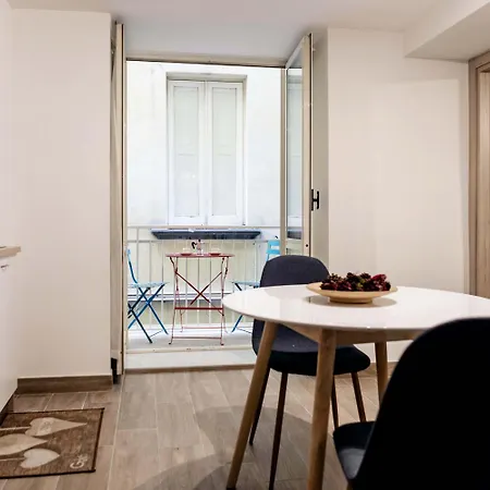 Via Nilo 20 * نابولي