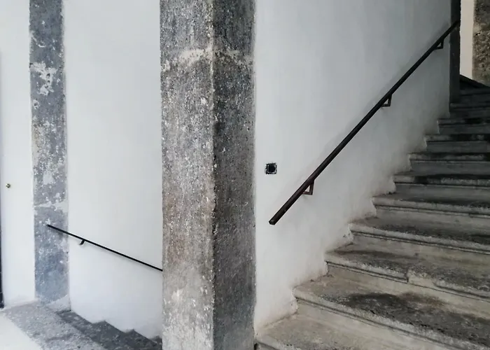 Via Nilo 20 *